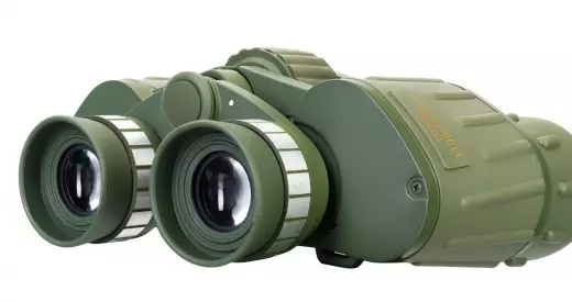 Levenhuk Discovery Field 10x42 бинокль