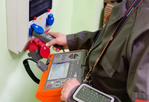MPI-530 измеритель параметров электробезопасности электроустановок (с поверкой датчика люксметра)