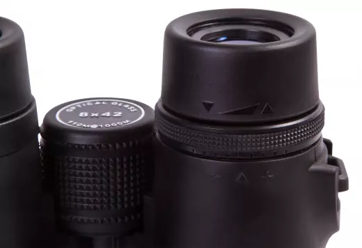 Levenhuk Karma BASE 8x42 бинокль